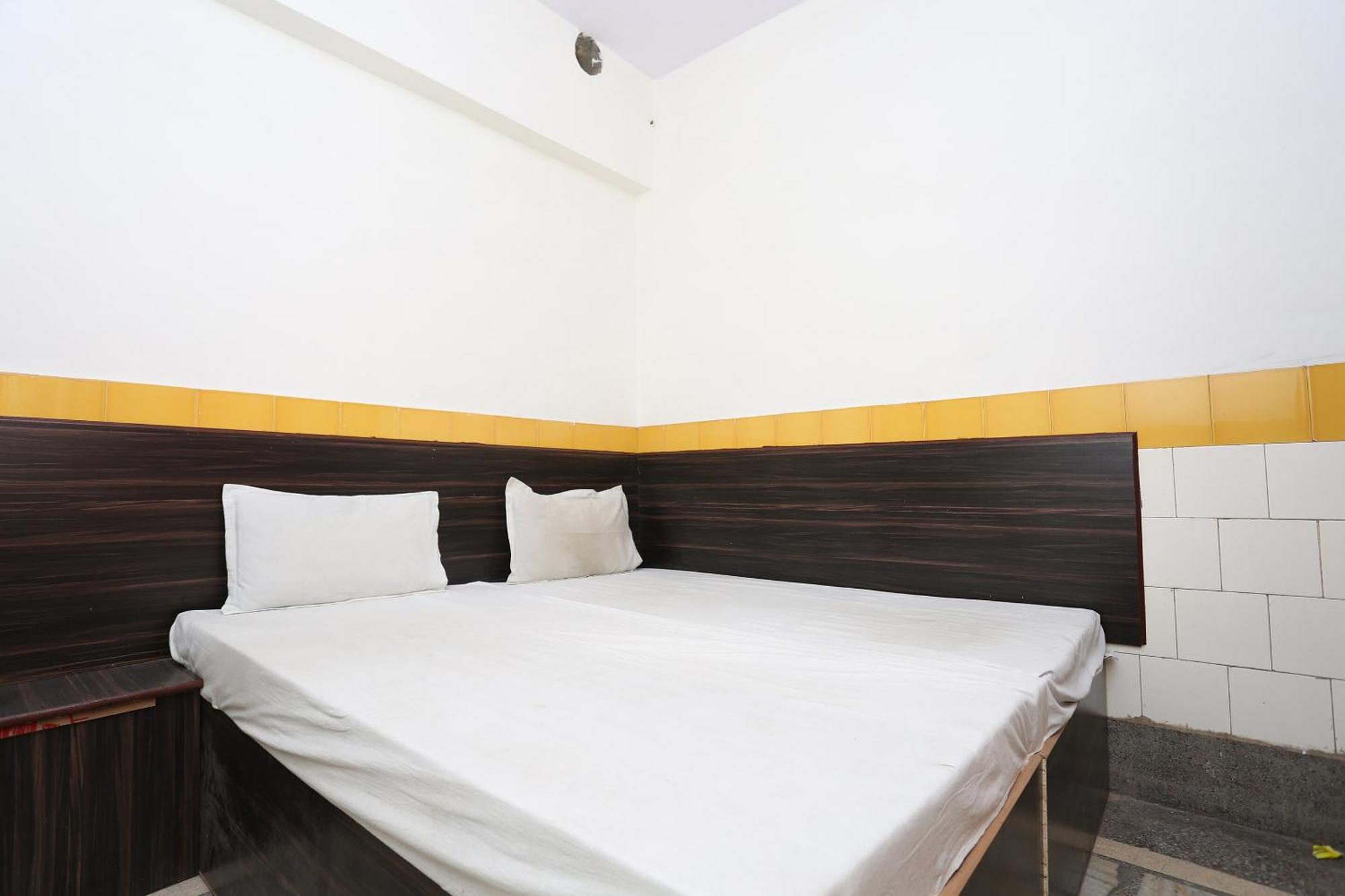 Spot On Hotel Anand Bhawan Alīgarh Eksteriør billede