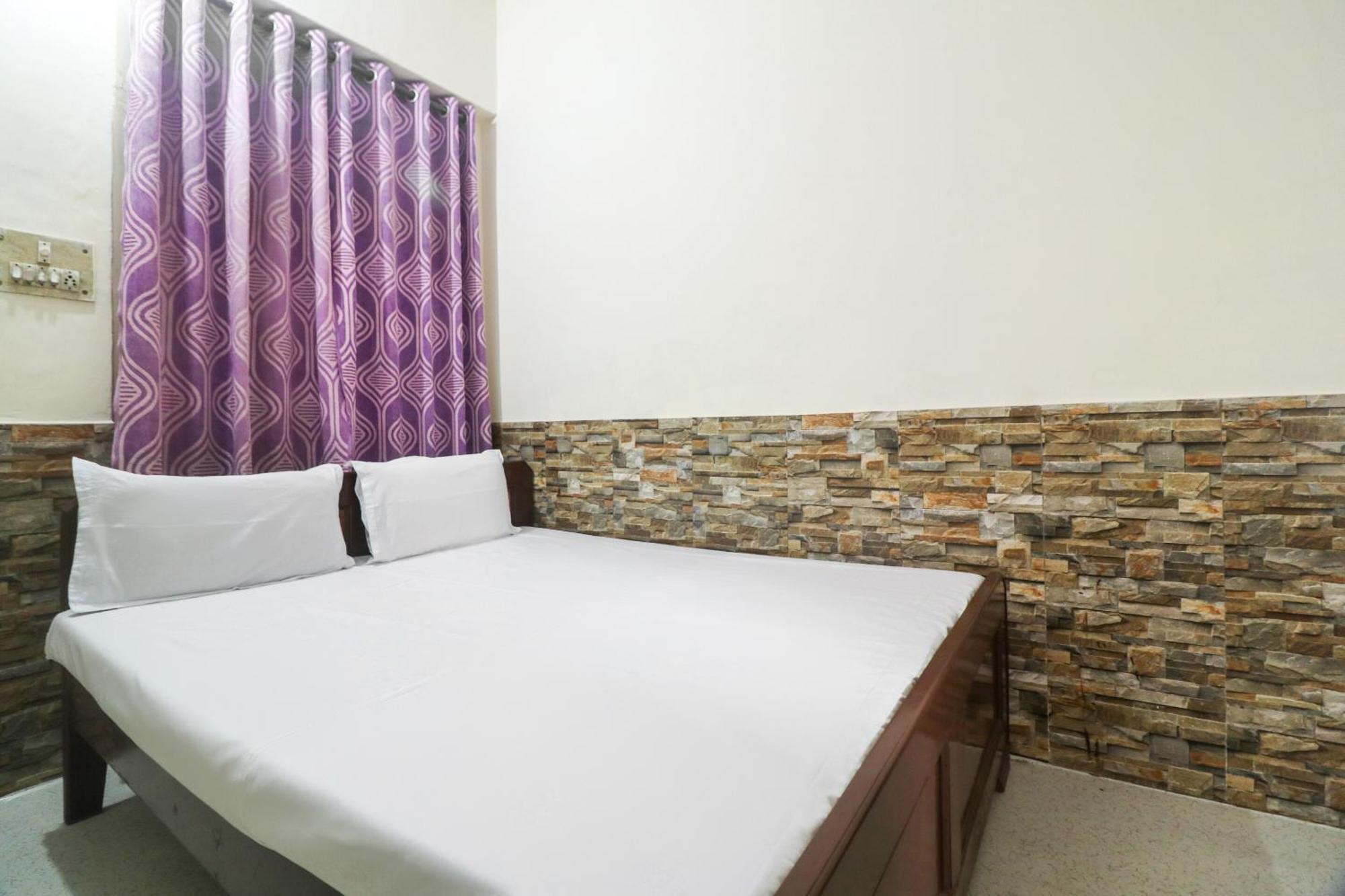 Spot On Hotel Anand Bhawan Alīgarh Eksteriør billede