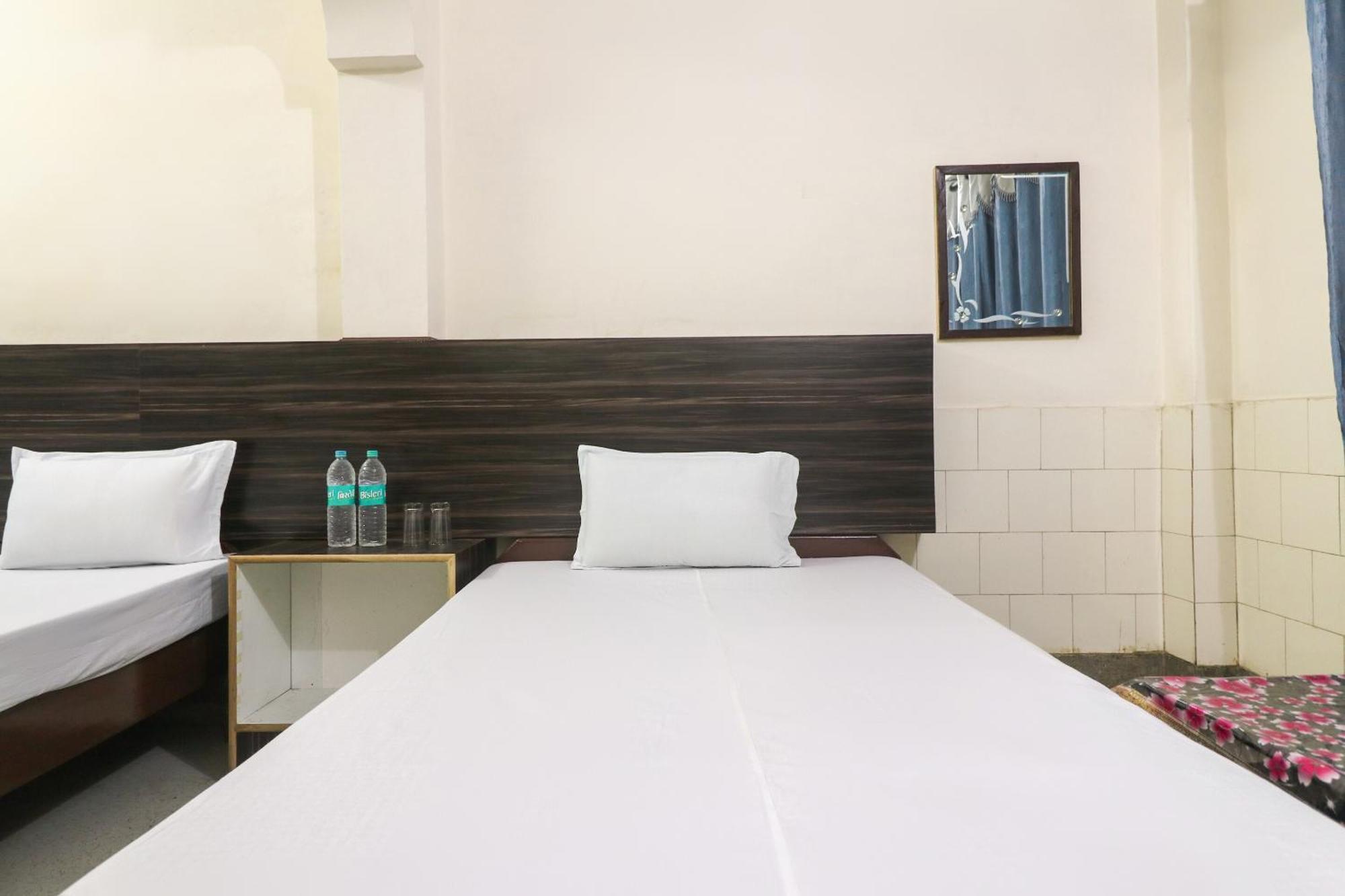 Spot On Hotel Anand Bhawan Alīgarh Eksteriør billede