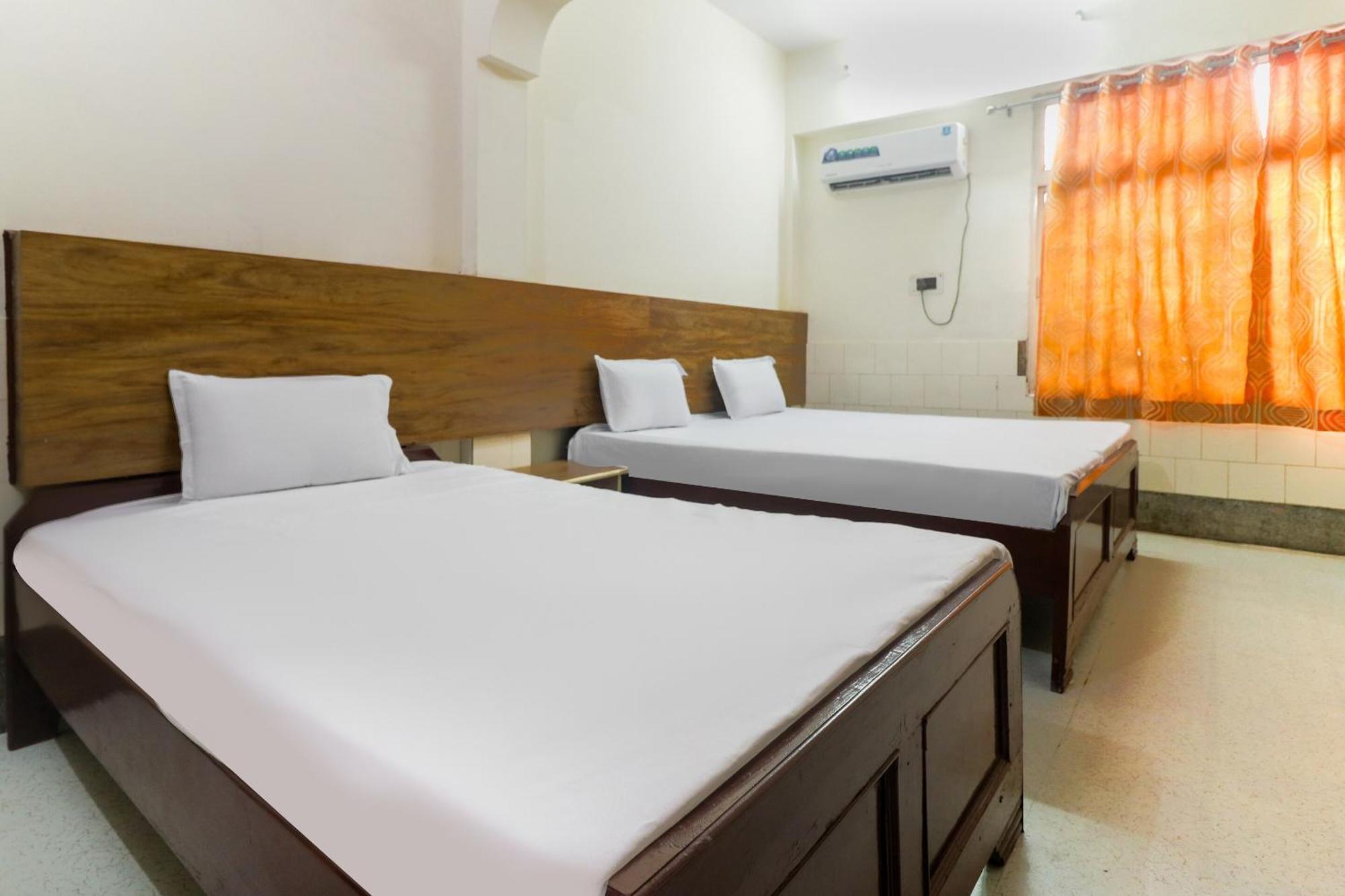 Spot On Hotel Anand Bhawan Alīgarh Eksteriør billede