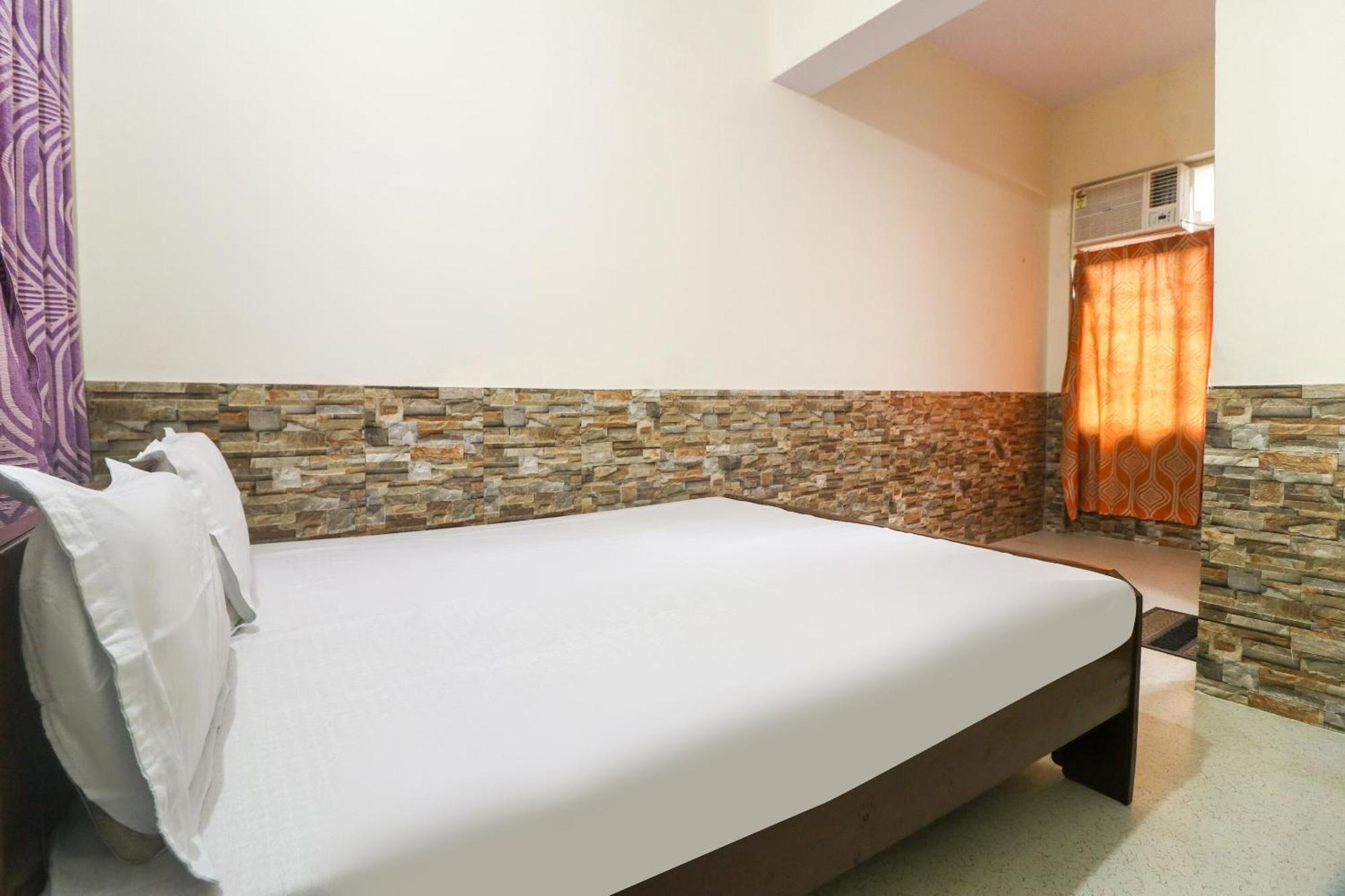 Spot On Hotel Anand Bhawan Alīgarh Eksteriør billede